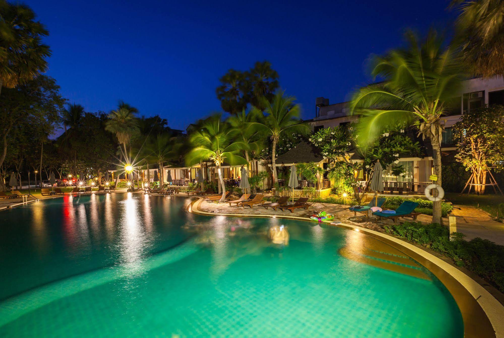 Bann Pantai Resort Cha-Am Exterior photo