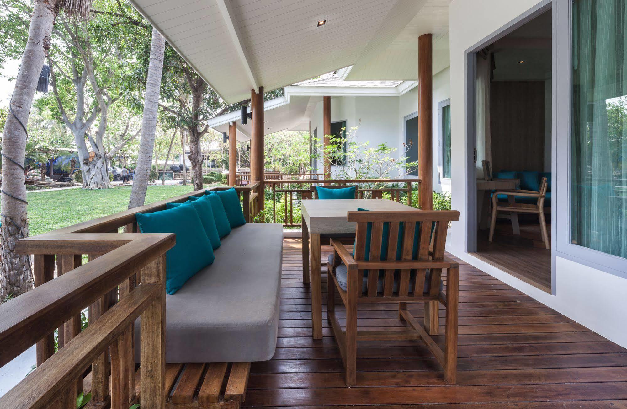 Bann Pantai Resort Cha-Am Exterior photo